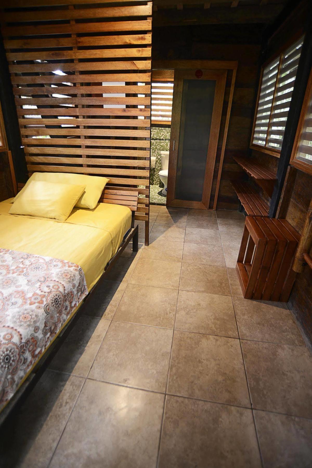Jamu Lodge Puerto Montufar Exterior photo